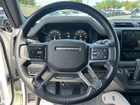 Used 2024 Land Rover Defender 130 X-Dynamic SE AWD/4WD image 20