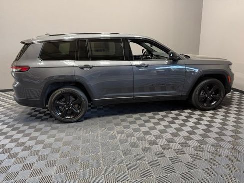Used 2023 Jeep Grand Cherokee L Laredo AWD/4WD image 7