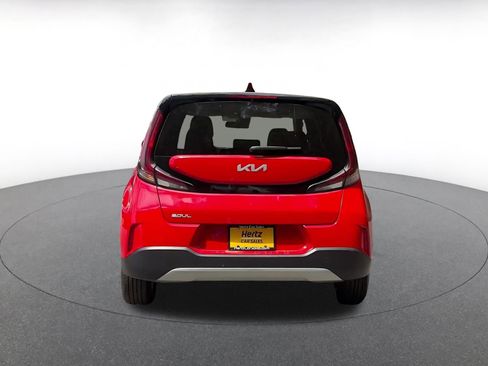 Used 2025 Kia Soul LX w/ LX Technology Package FWD image 14