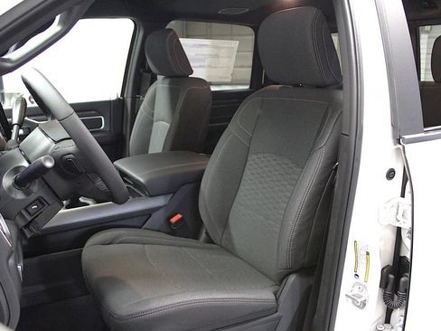 New 2026 RAM 3500 Big Horn AWD/4WD image 27