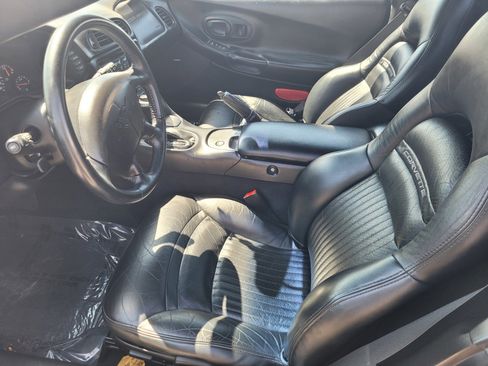 Used 2004 Chevrolet Corvette Base w/ Preferred Equipment Group image 12