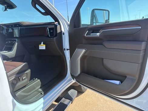 New 2026 GMC Sierra 3500 Denali w/ Denali Reserve Package AWD/4WD image 23