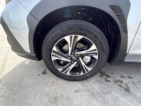 Used 2025 Subaru Crosstrek 2.0i Premium image 10