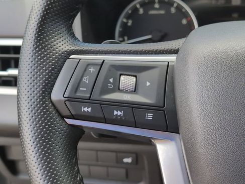 Used 2025 Mitsubishi Outlander SE FWD image 25