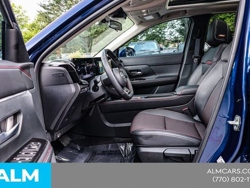 Used 2025 Nissan Kicks SR w/ SR Premium Package FWD image 17