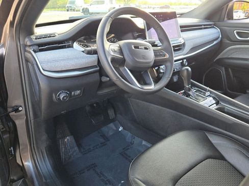 Used 2024 Jeep Compass Latitude AWD/4WD image 20