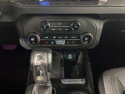 Used 2025 Ford Bronco Big Bend image 32