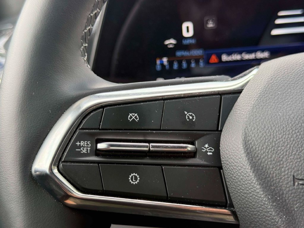Used 2025 Chevrolet Equinox LT w/ Safety and Technology Package FWD image 20
