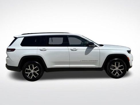 Used 2025 Jeep Grand Cherokee L Limited w/ Luxury Tech Group II RWD image 12