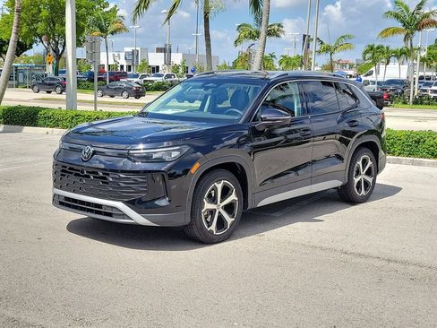 New 2026 Volkswagen Tiguan SE FWD image 3