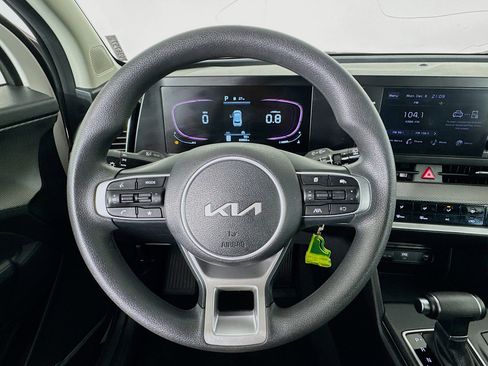 Used 2023 Kia Sportage LX image 11