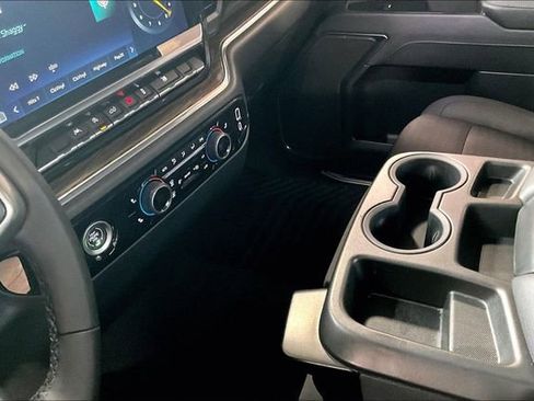 Used 2024 Chevrolet Silverado 1500 LT image 34