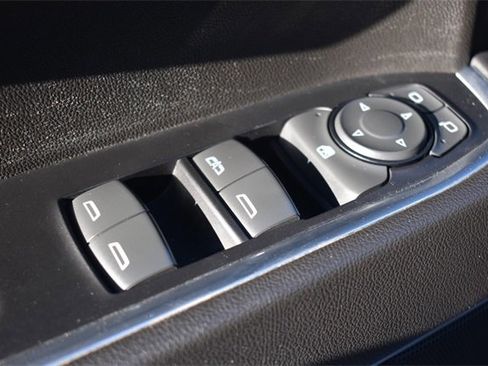 Certified 2022 Chevrolet Silverado 1500 LT w/ Z71 Off-Road Package image 18