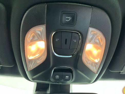 Used 2025 Jeep Compass Limited w/ Elite Group AWD/4WD image 15