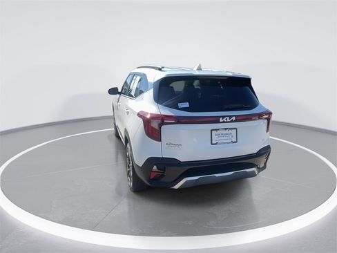 Used 2024 Kia Seltos SX w/ SX Sunroof Package image 7