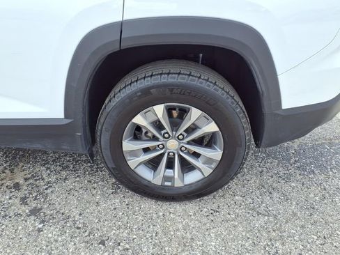 Used 2025 Chevrolet Equinox LT image 38