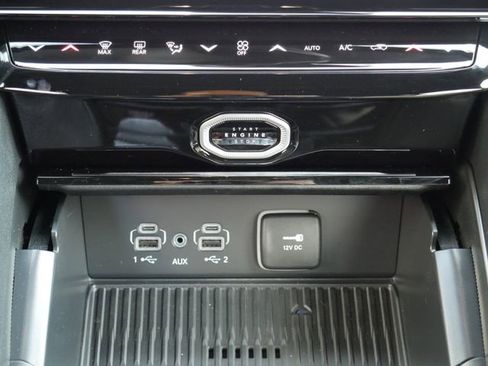 New 2026 Jeep Grand Cherokee Altitude AWD/4WD image 24