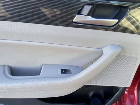 Used 2018 Hyundai Sonata Limited image 12