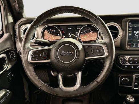 Used 2018 Jeep Wrangler Unlimited Sahara w/ Dual Top Group AWD/4WD image 12