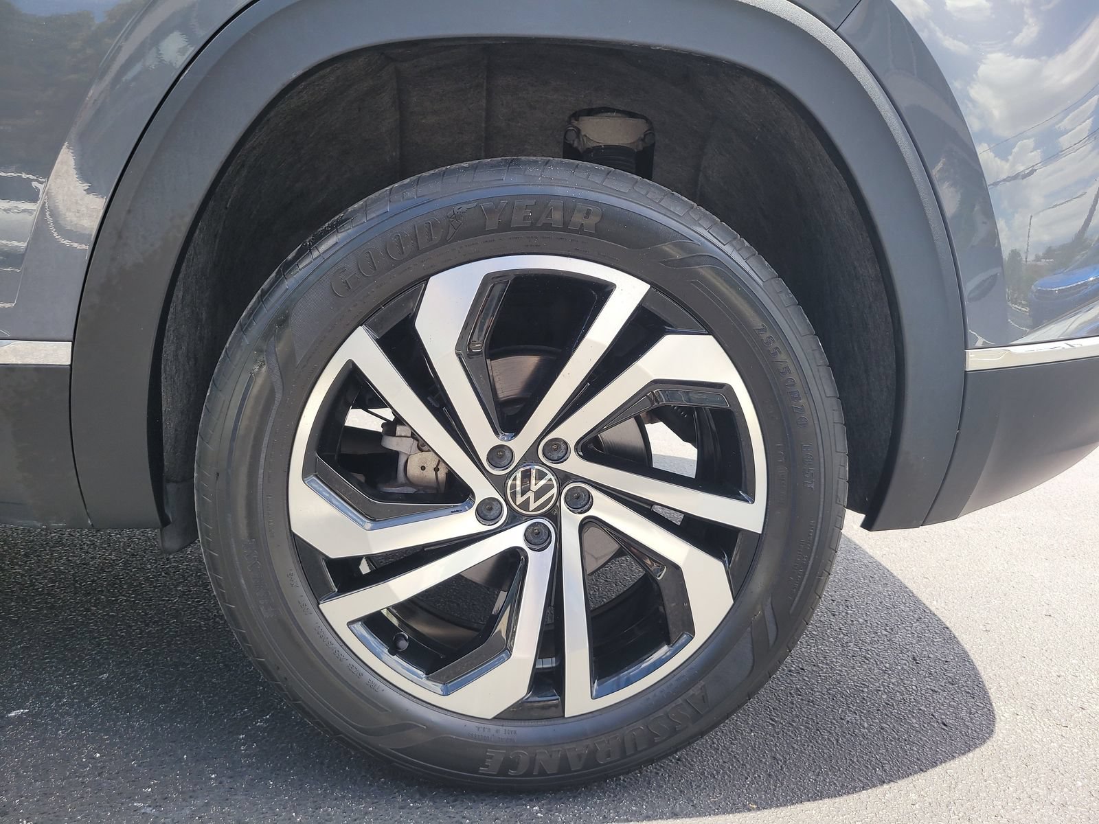 Used 2023 Volkswagen Atlas Cross Sport SEL AWD/4WD image 6
