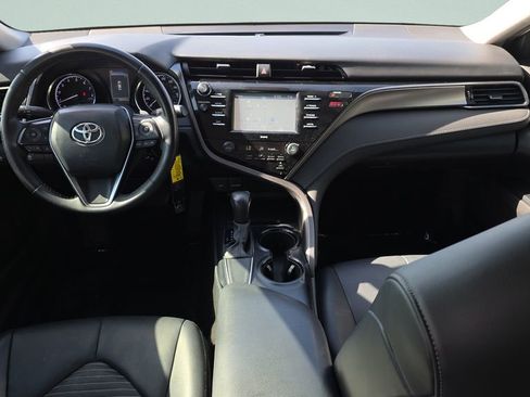 Used 2020 Toyota Camry SE image 11