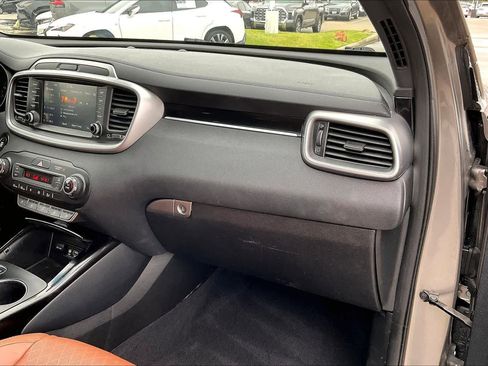 Used 2019 Kia Sorento SX image 16