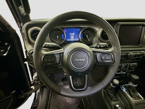 Used 2023 Jeep Wrangler Unlimited w/ Cold Weather Group AWD/4WD image 18