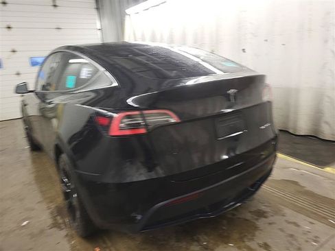 Used 2021 Tesla Model Y Long Range AWD/4WD image 4