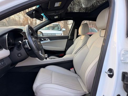 Used 2023 Genesis G70 2.0T w/ Sport Prestige Package AWD/4WD image 10