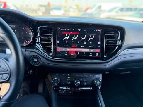 Used 2024 Dodge Durango GT RWD image 8