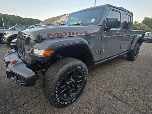 Used 2022 Jeep Gladiator Mojave image 11