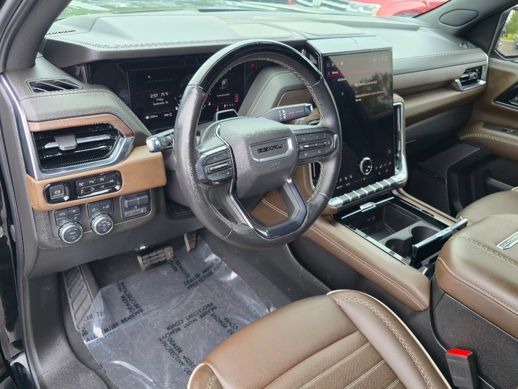 Certified 2025 GMC Yukon Denali Ultimate AWD/4WD image 12