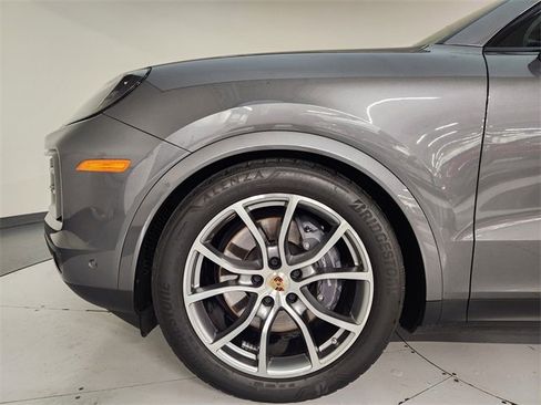 Used 2024 Porsche Cayenne Coupe image 11