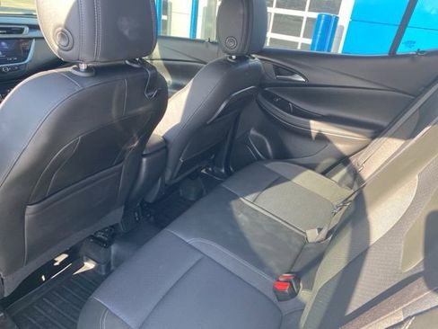 Used 2022 Buick Encore GX Preferred w/ Cold Weather Comfort Package AWD/4WD image 31