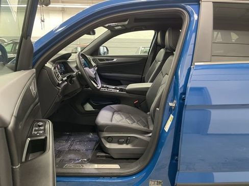 New 2025 Volkswagen Atlas Cross Sport SE w/ Panoramic Sunroof Package AWD/4WD image 7
