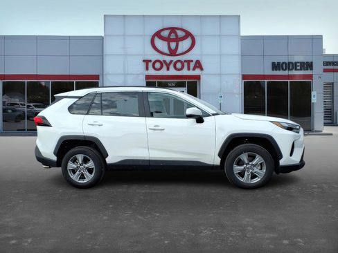Used 2024 Toyota RAV4 XLE image 4