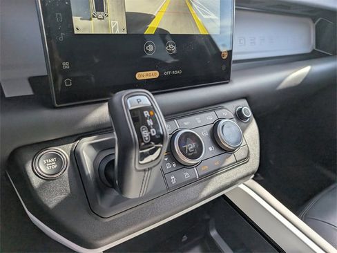 Used 2025 Land Rover Defender 130 S image 23