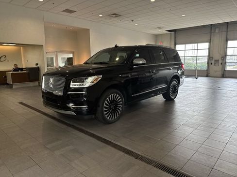 Used 2021 Lincoln Navigator Black Label AWD/4WD image 2