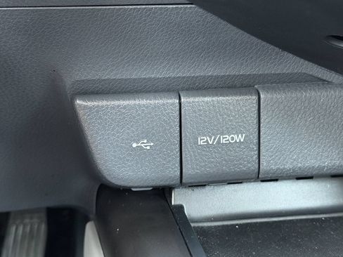 Used 2024 Toyota Camry SE FWD image 7