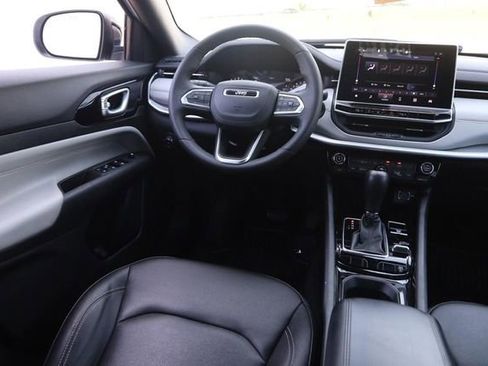 Used 2025 Jeep Compass Limited AWD/4WD image 23