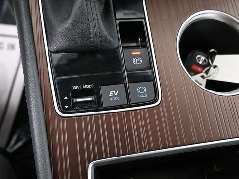 Used 2024 Toyota Sienna LE image 17