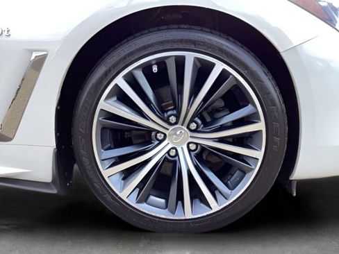 Used 2017 INFINITI Q60 w/ Premium Package image 9