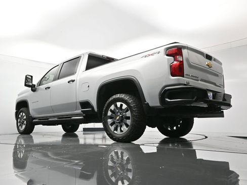 Used 2022 Chevrolet Silverado 2500 Custom w/ Custom Value Package image 43