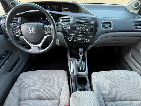 Used 2013 Honda Civic Hybrid Sedan image 9