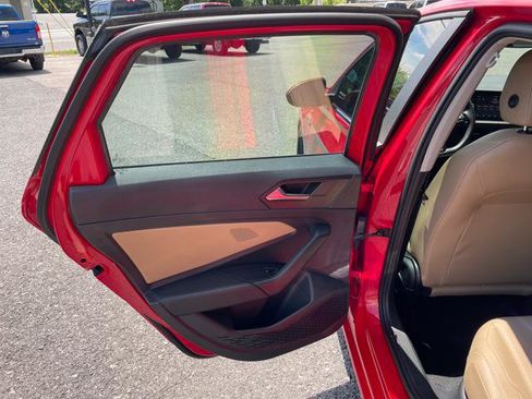 Used 2019 Volkswagen Jetta SEL FWD image 25