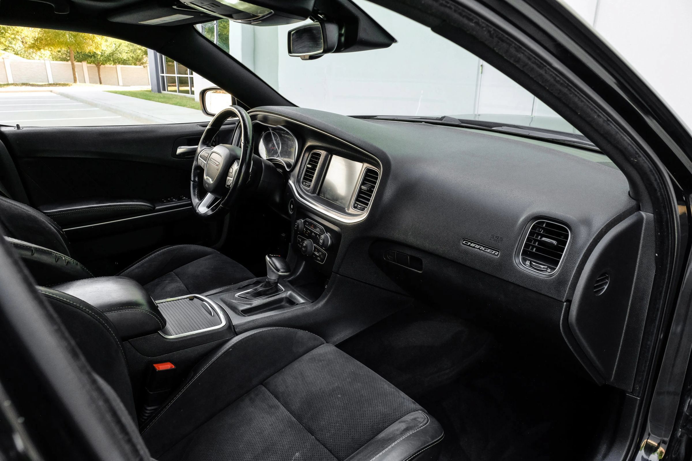 Used 2016 Dodge Charger R/T Scat Pack w/ Technology Group RWD image 17