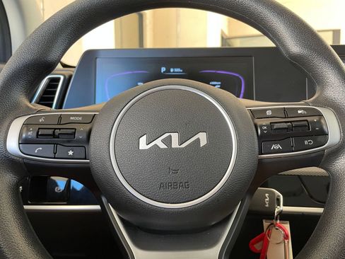 Used 2025 Kia Sportage LX image 27