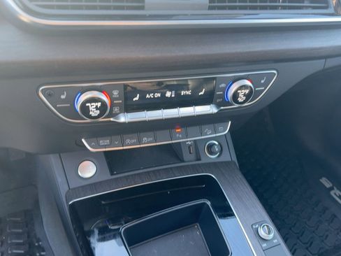 Used 2025 Audi Q5 2.0T Premium w/ Convenience Plus Package image 17