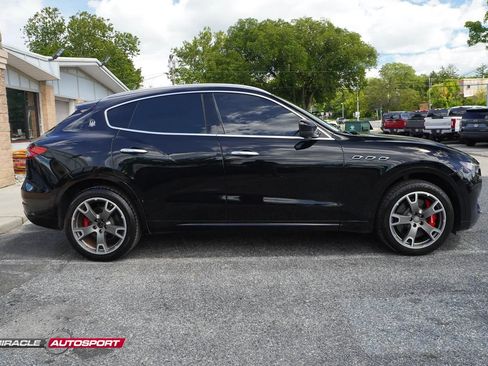 Used 2017 Maserati Levante S AWD/4WD image 8