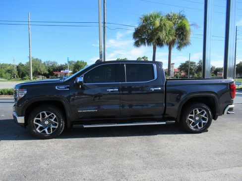 Used 2024 GMC Sierra 1500 SLT w/ SLT Premium Plus Package AWD/4WD image 2